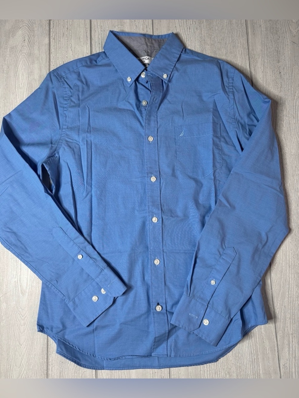 New Nautica dress shirt, blue button up wrinkle resistant slim fit, Medium